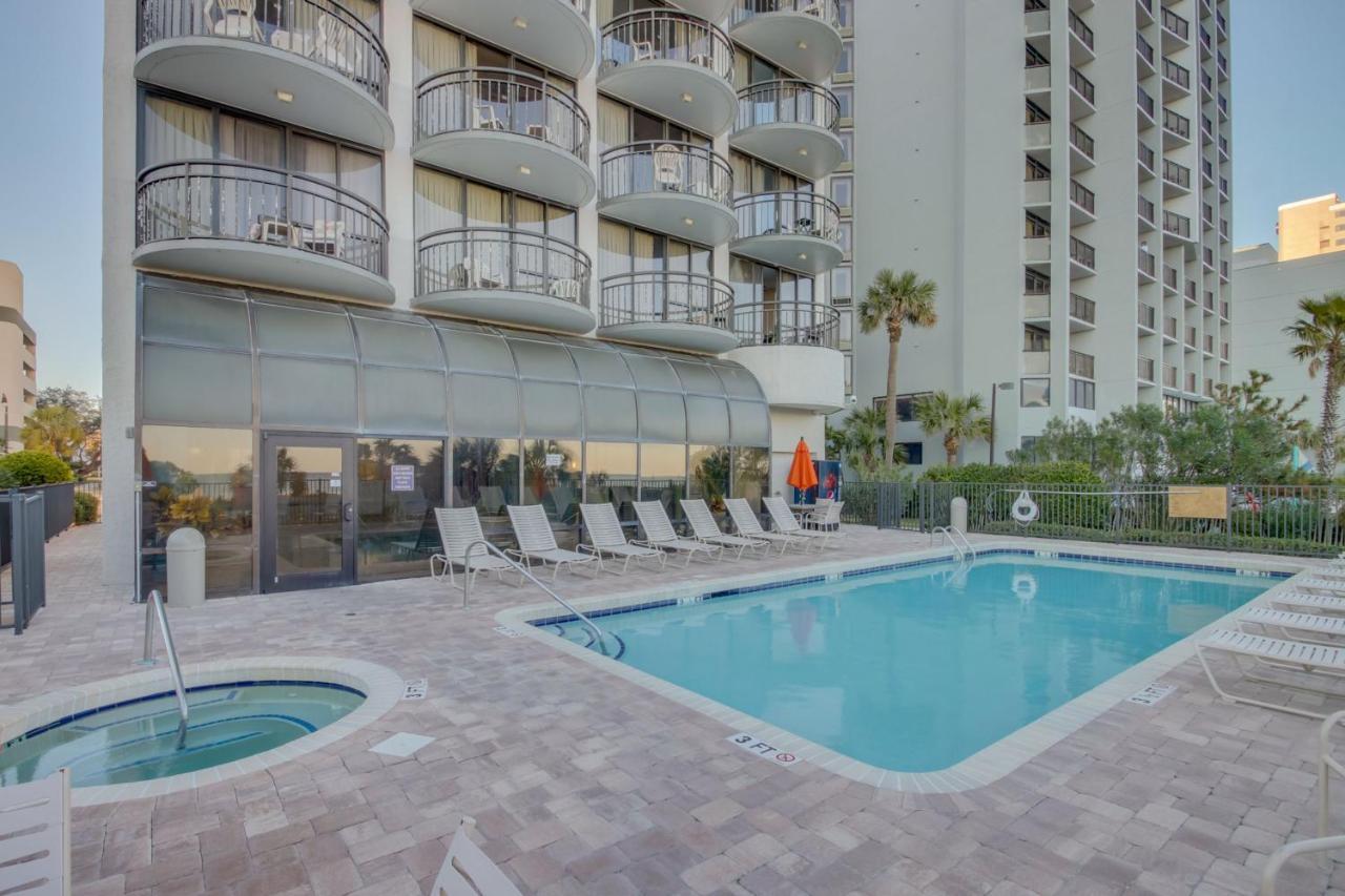 Hosteeva Oceanfront Spectacular