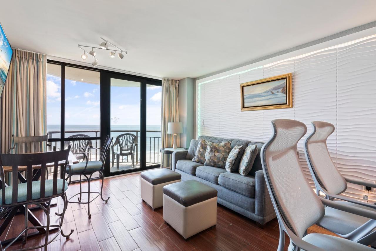 Hosteeva Oceanfront Spectacular